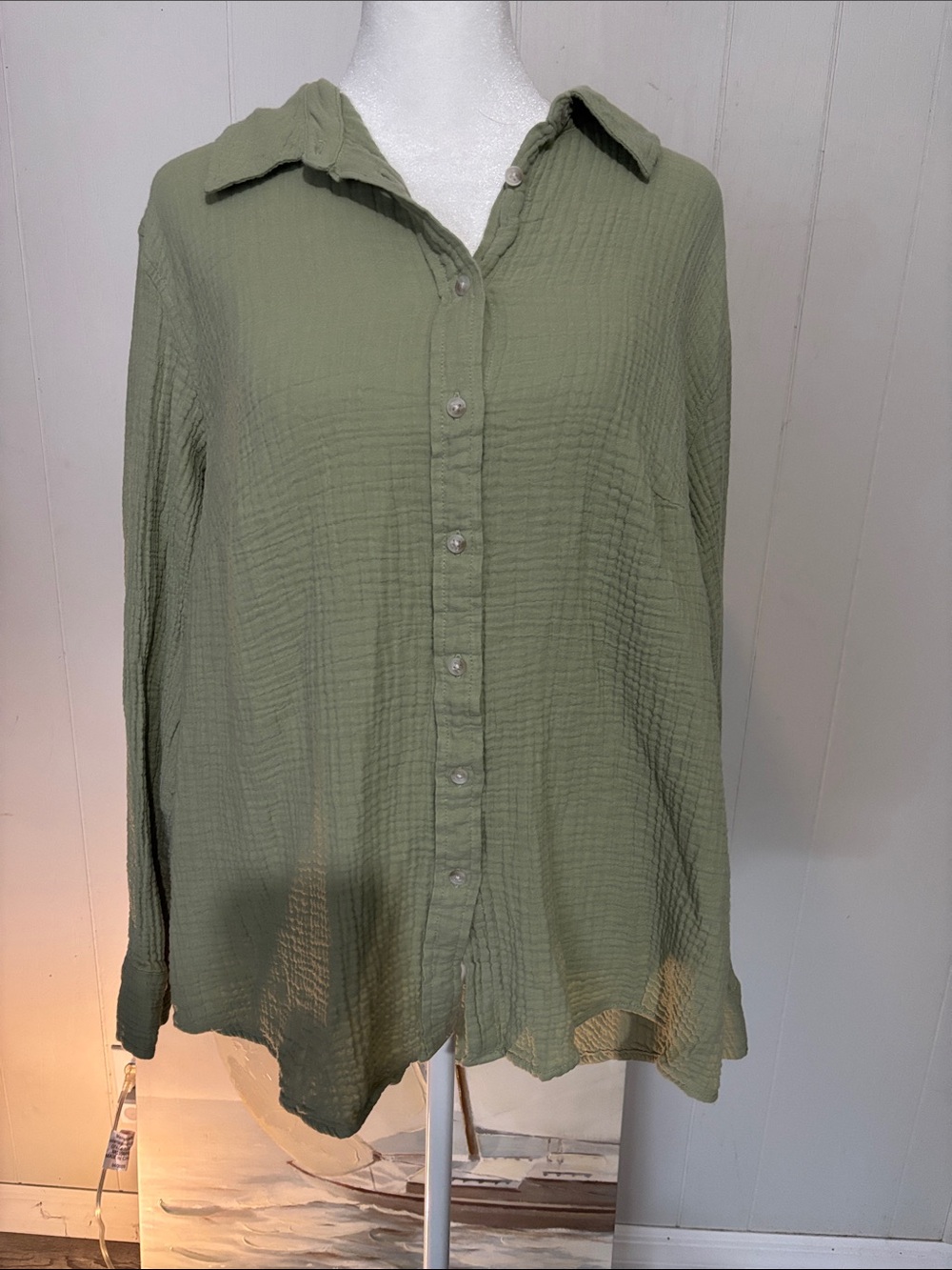 Universal Thread Light Olive Green Button-Up Textured Women's Shirt